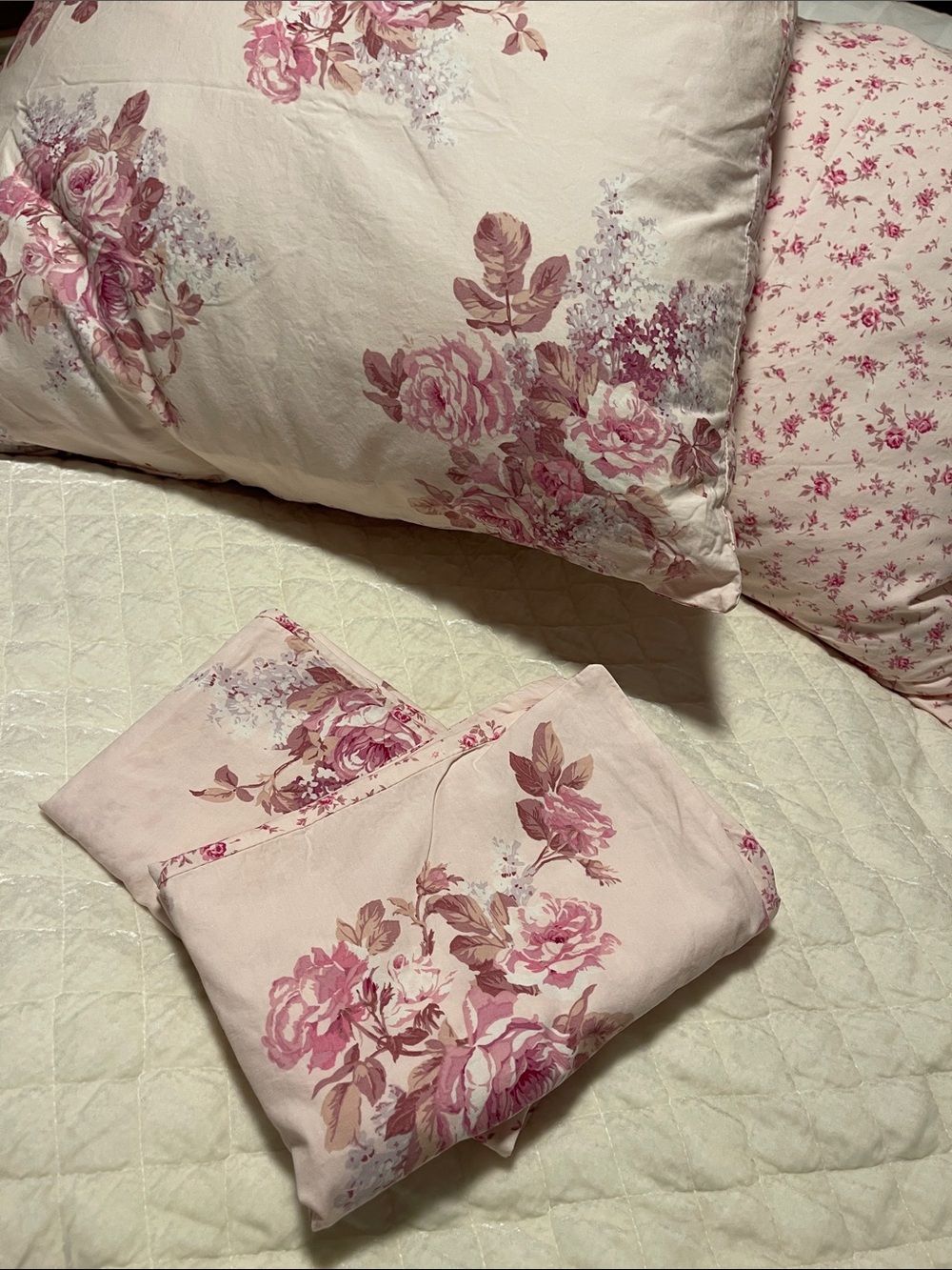 NWOT Simply Shabby Chic  BLUSH BOUQUET ROSE LILAC  pink pillow cases